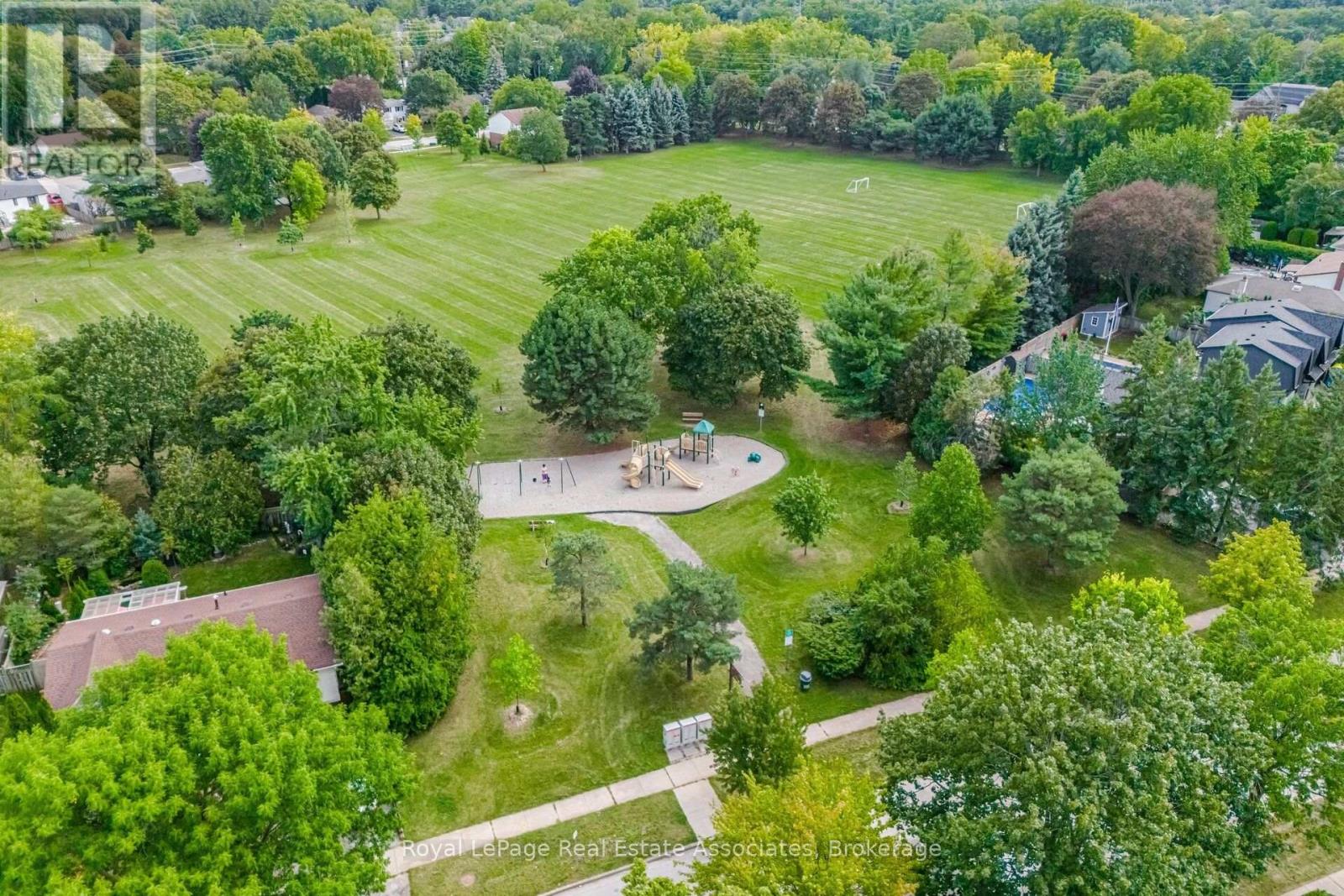 2452 YARMOUTH CRESCENT - 38