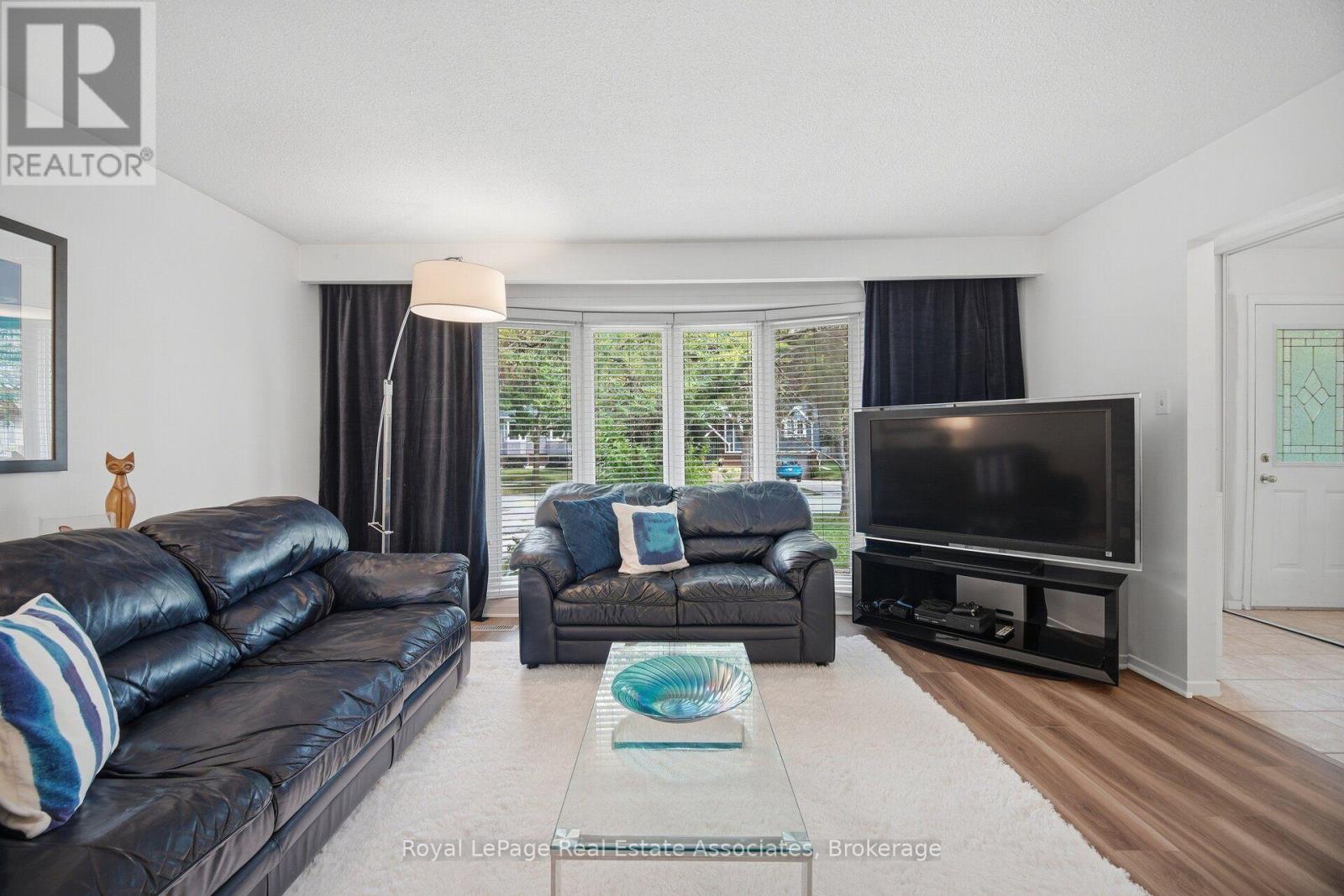 Photo of 2452 YARMOUTH CRESCENT