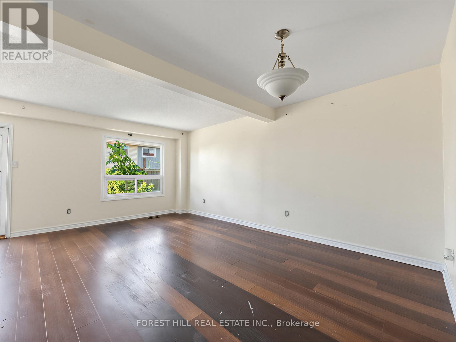 Photo of 61 ROYAL SALISBURY WAY