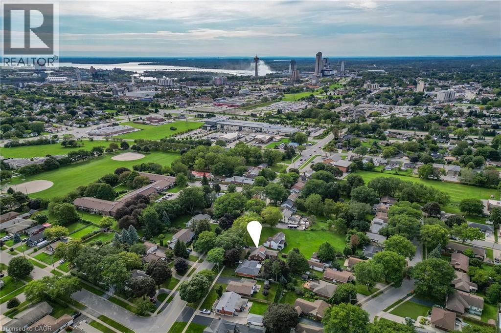 5049 PORTAGE Road, Niagara Falls, Ontario, L2E6B5, Niagara Falls, Ontario — photo 4 of 5