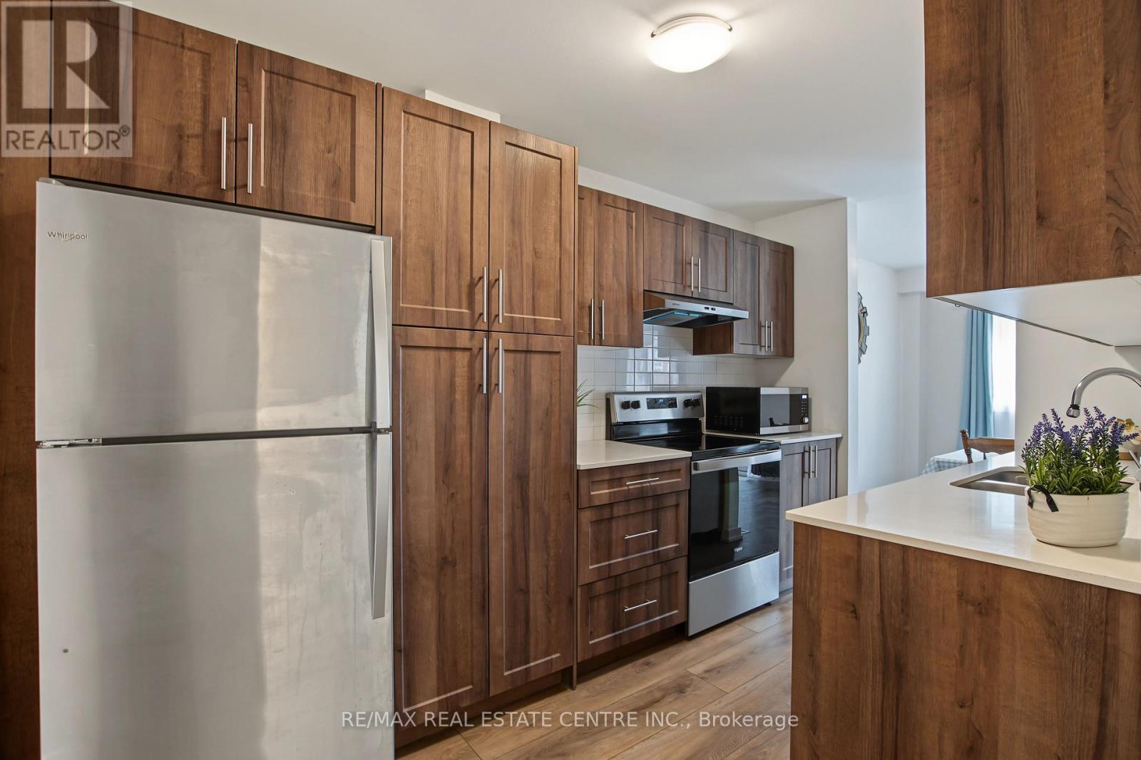 #32 1444 UPPER OTTAWA STREET - 7