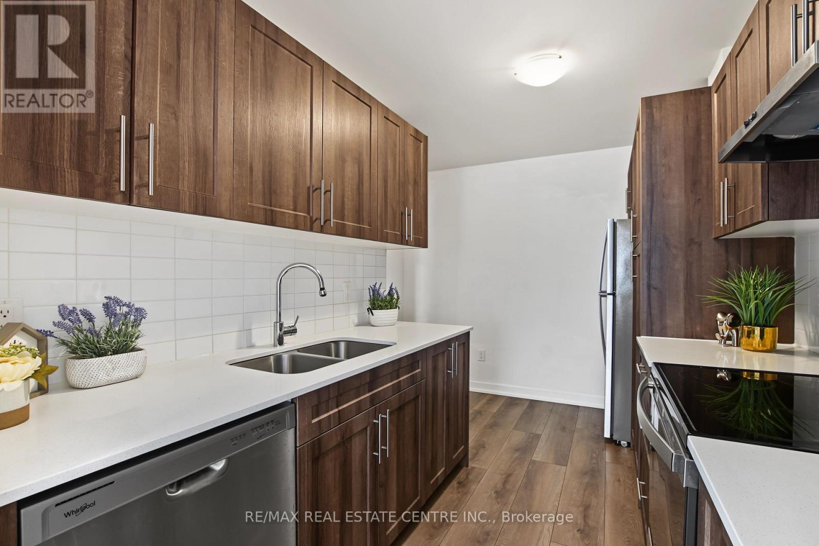 #32 1444 UPPER OTTAWA STREET - 9