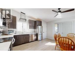 Family room - 41 Lyons Crescent, Whitecourt, AB T7S1B9 Photo 7