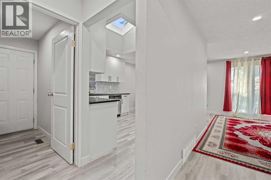 259 Manora Crescent NE - photo 15