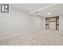 259 Manora Crescent NE - photo 33