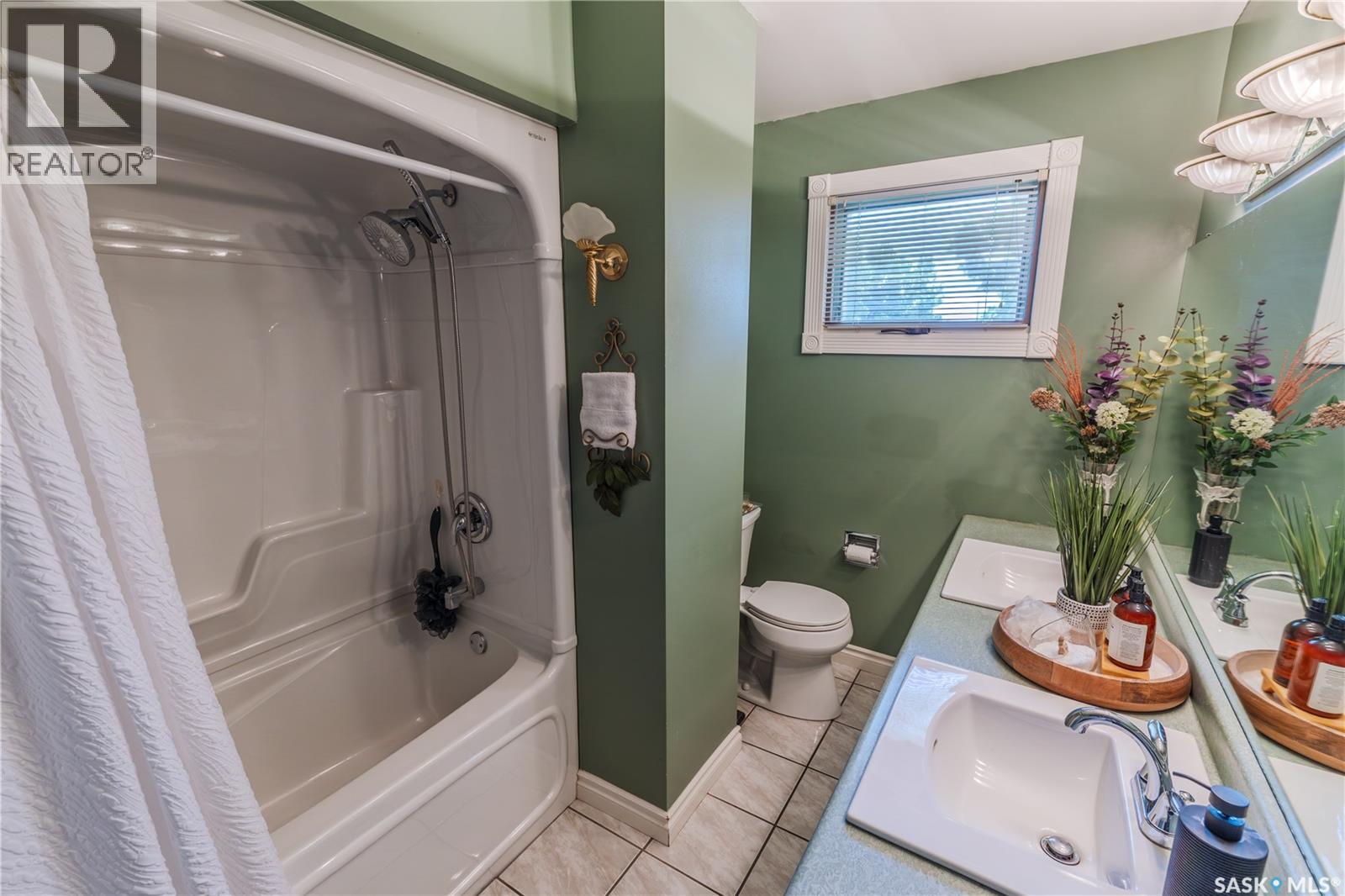 1403 Hochelaga STREET W, Moose Jaw — photo 16