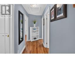 12 Riverside Road West thumbnail 16