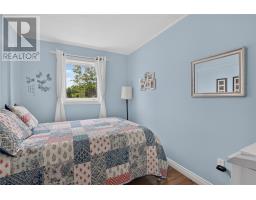12 Riverside Road West thumbnail 17