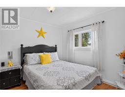 12 Riverside Road West thumbnail 18