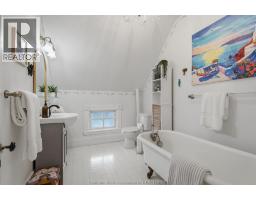 136 King Street ... South, Highgate, ON N0P1T0 Photo 35