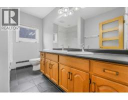 2404 Sovereign Crescent Sw, Calgary, AB T3C3M2 Photo 28