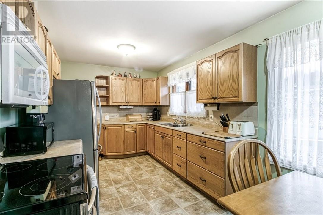 299 Penman, Greater Sudbury, Ontario, P3L1H8, Greater Sudbury, Ontario — photo 4 of 5