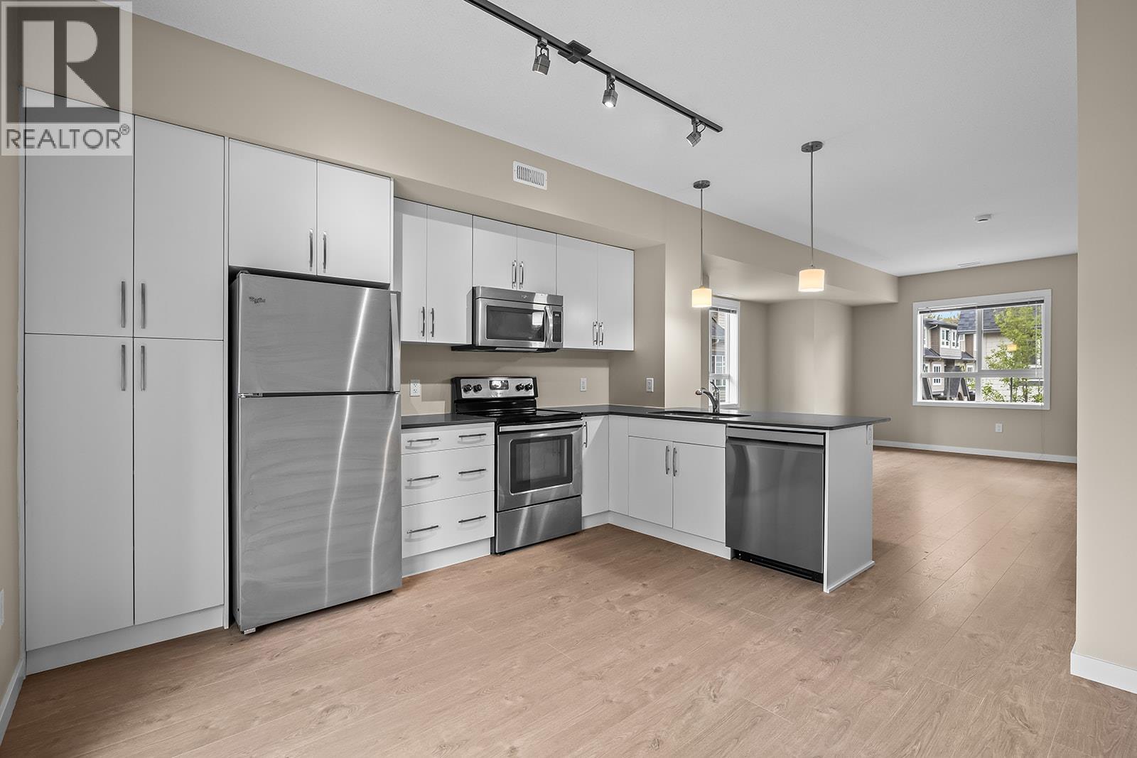#17 680 Old Meadows Road - 8