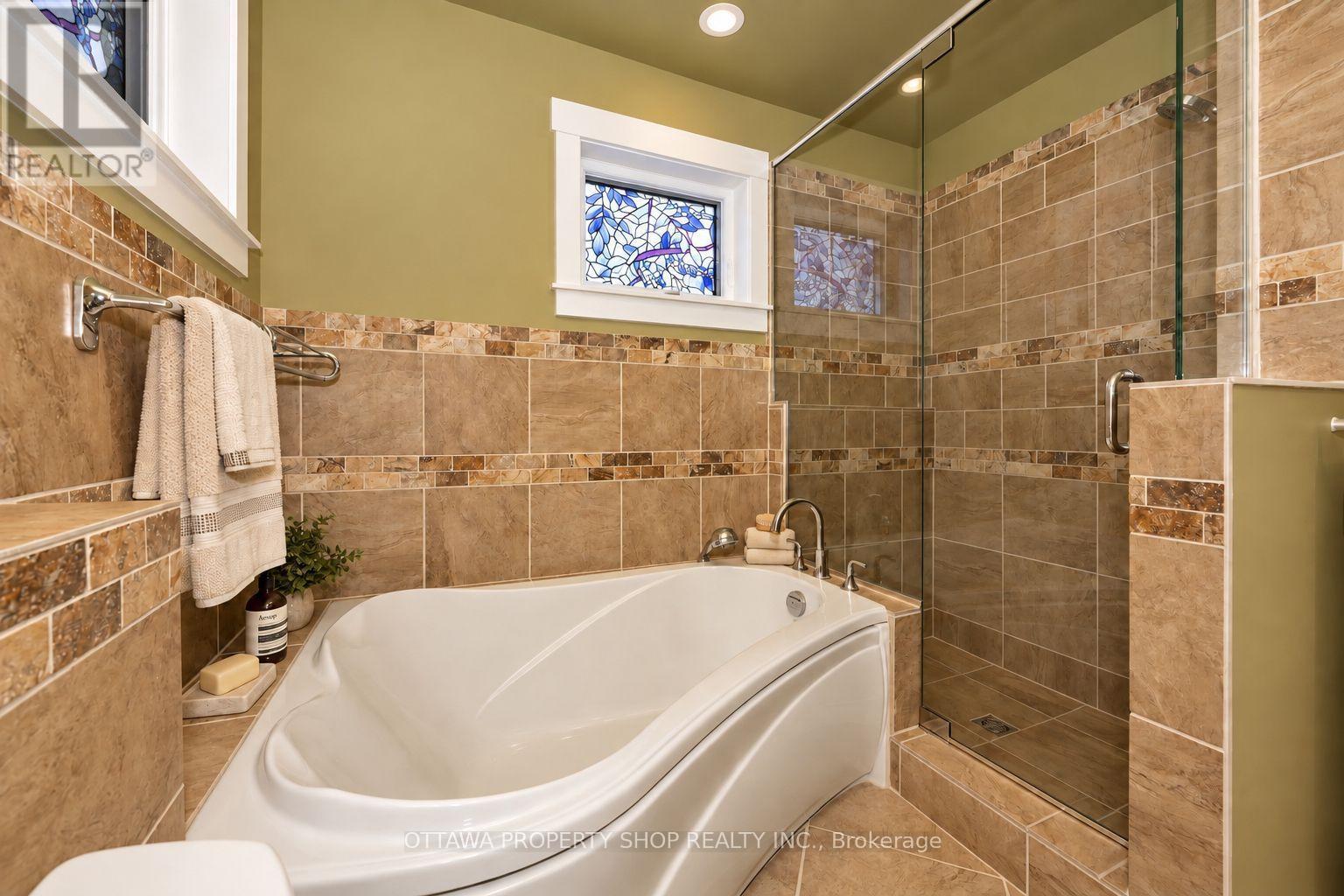 3146 DUMAURIER AVENUE - Image 18