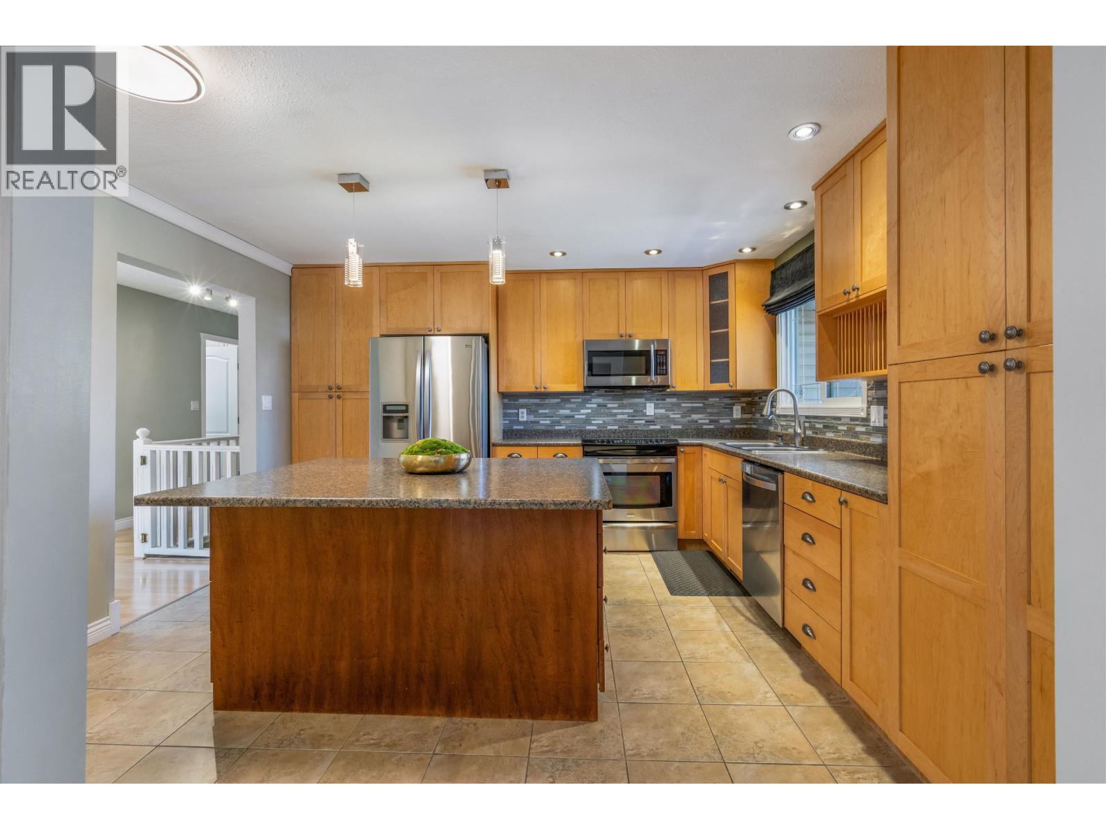 2882 CALHOUN CRESCENT - 3