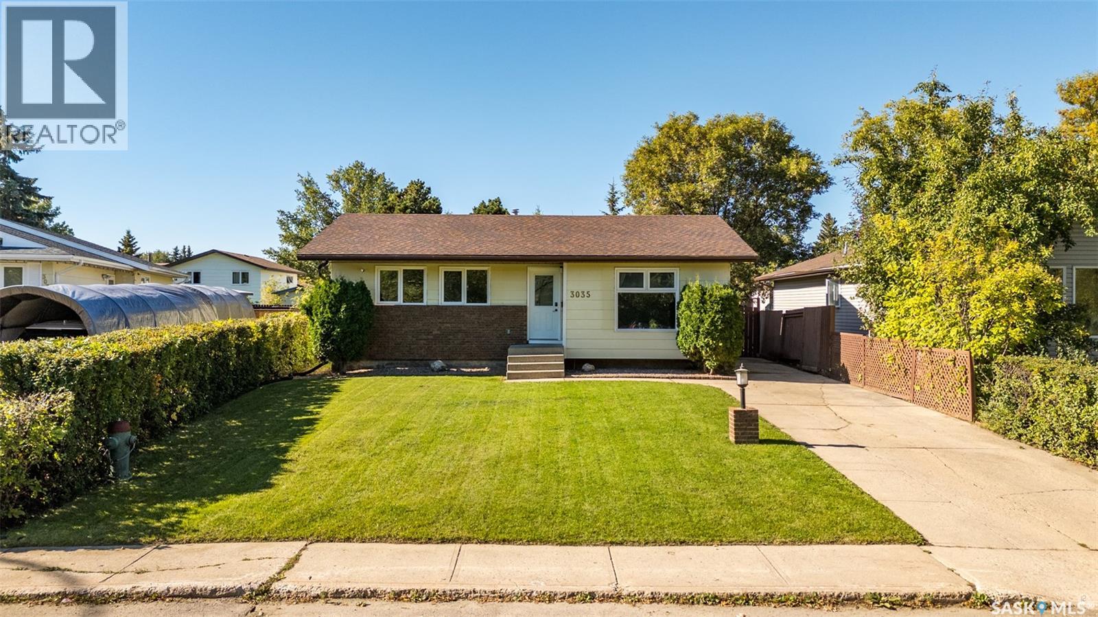3035 Dunn DRIVE - 1