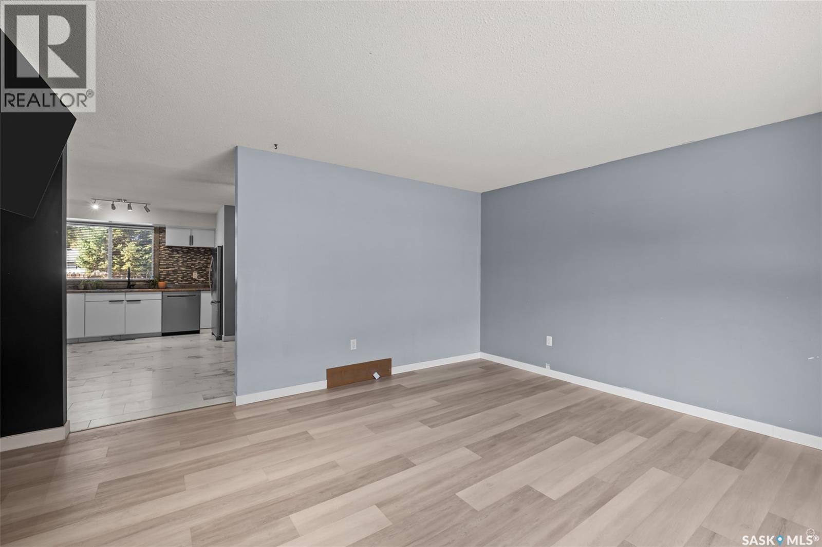3035 Dunn DRIVE - 3
