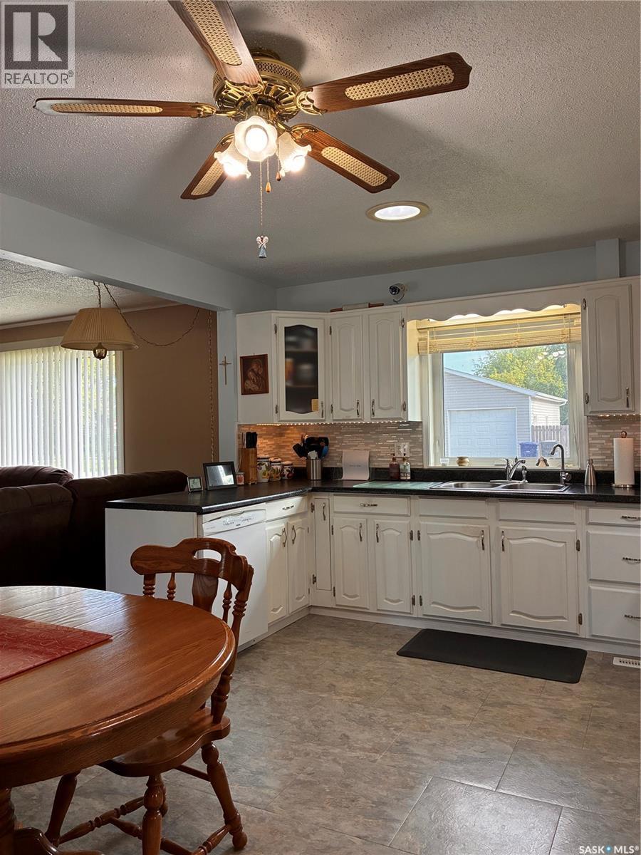 301 7th AVENUE W, Nipawin — photo 19