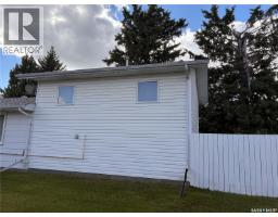 Dining nook - 301 7th Avenue W, Nipawin, SK S0E1E0 Photo 6