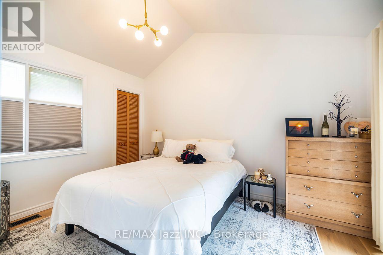 144 LONG ISLAND - Image 22