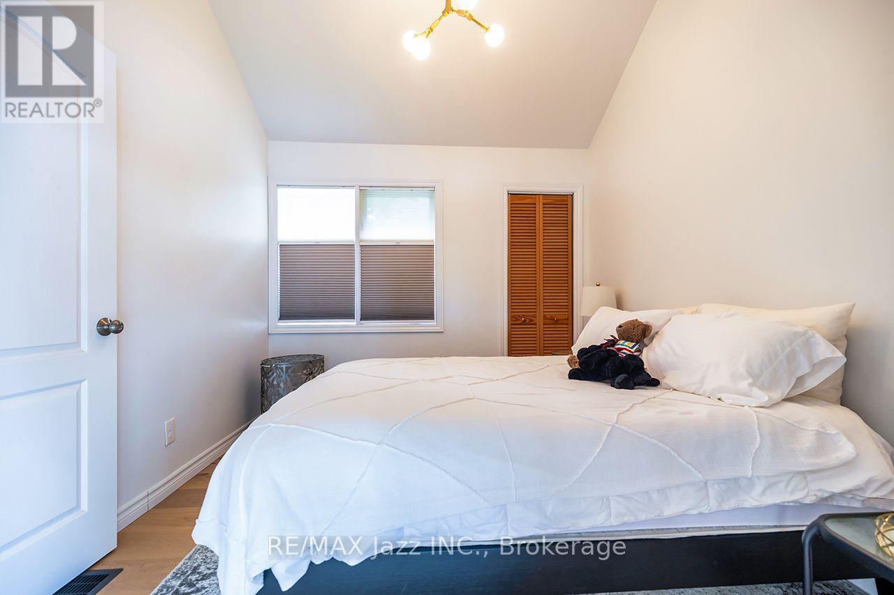 144 LONG ISLAND - Image 23