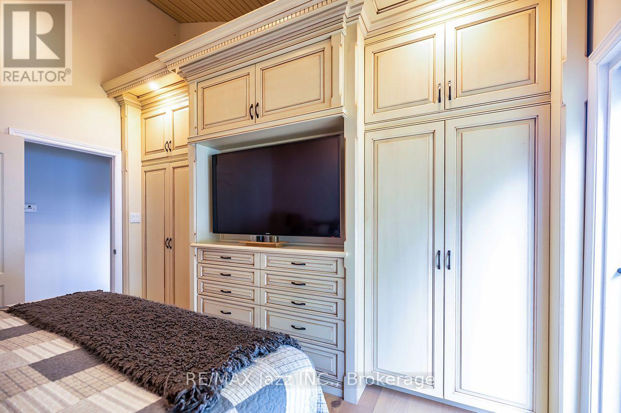 144 LONG ISLAND - Image 26