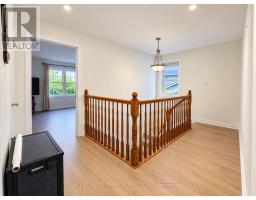 1075 Goward Drive, Ottawa, ON K2W0A4 Photo 12
