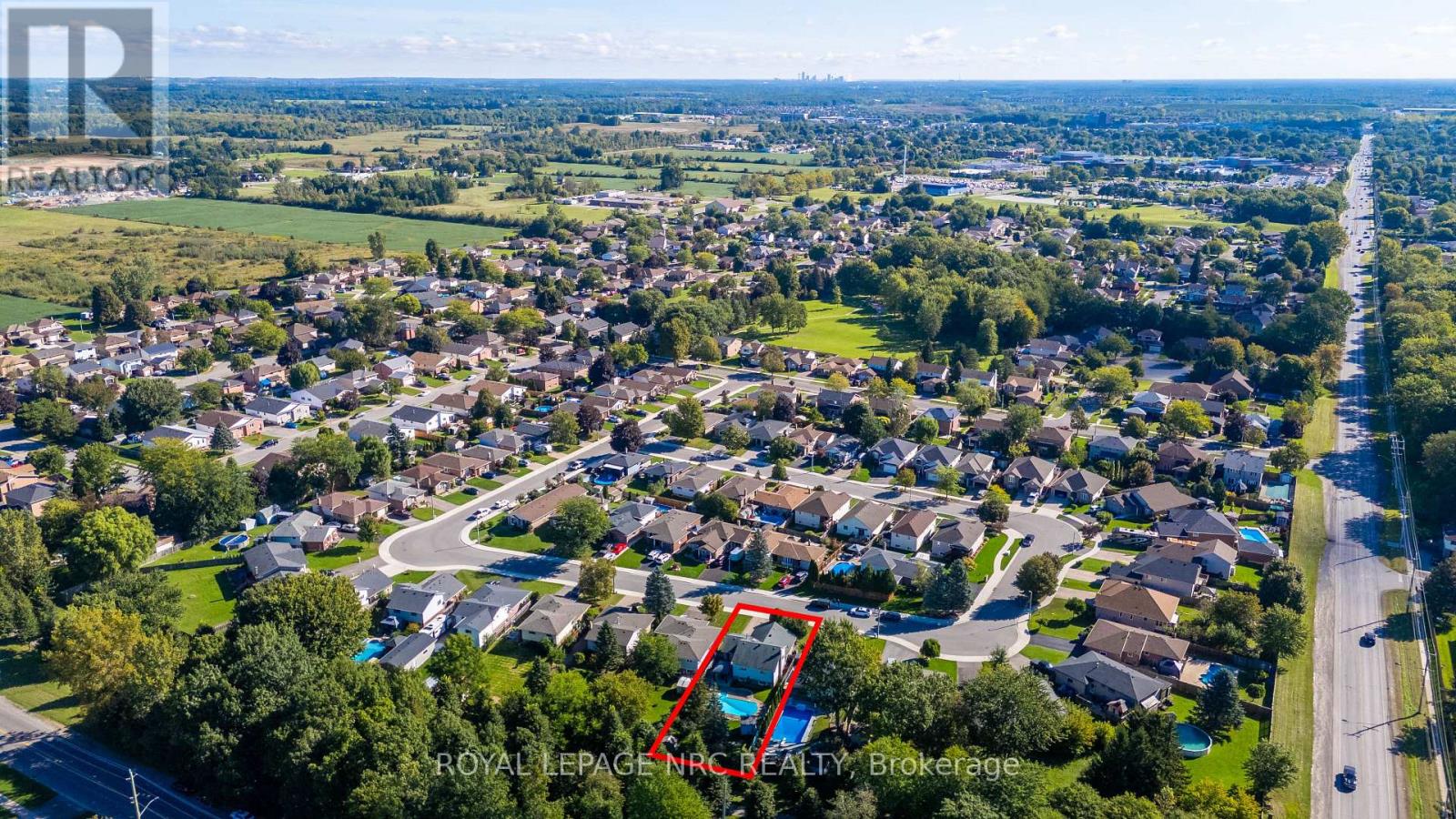 92 LARCHWOOD CIRCLE - 3