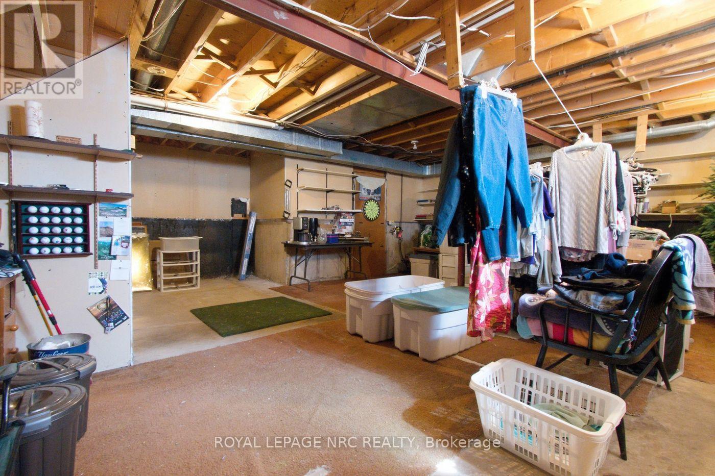 92 LARCHWOOD CIRCLE - 36