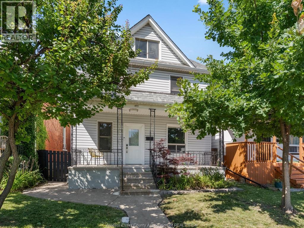 477 Pierre AVENUE - 2