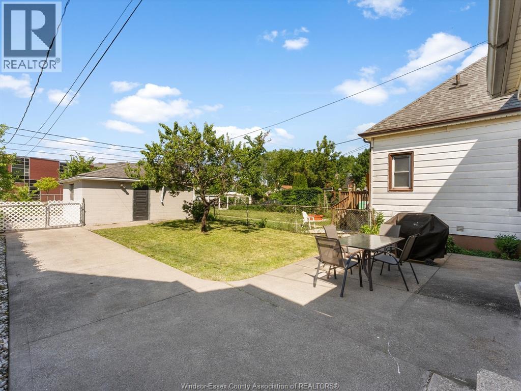 477 Pierre AVENUE - 24