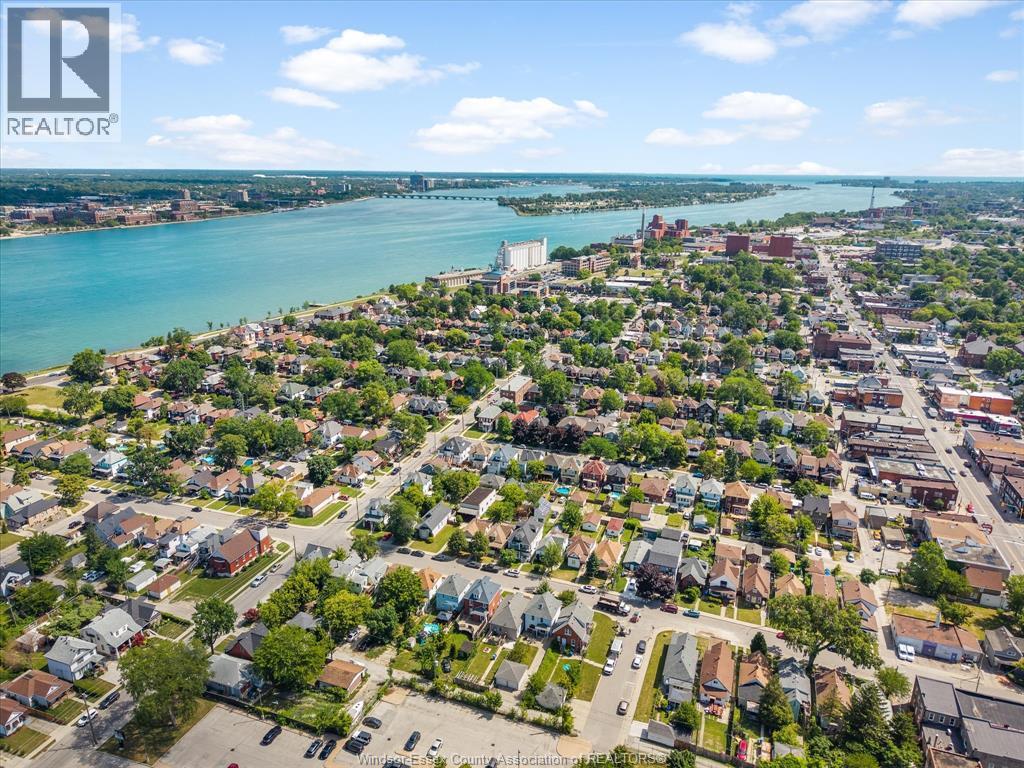 477 Pierre AVENUE - 31