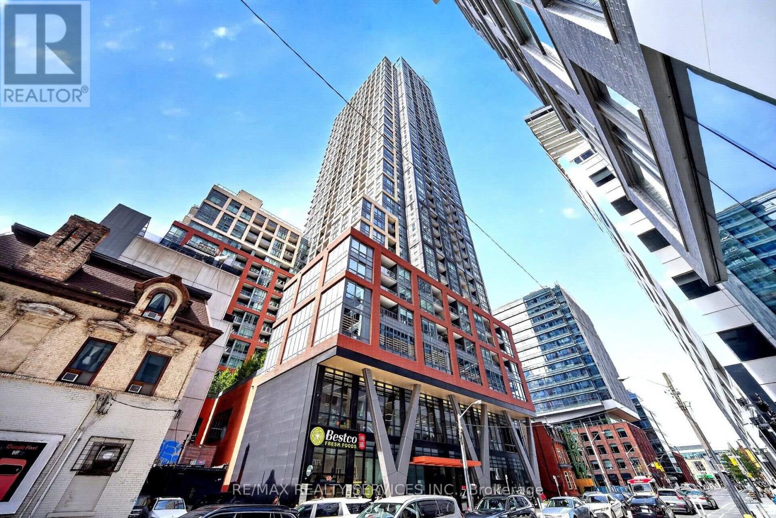 #1717 108 PETER STREET - 1