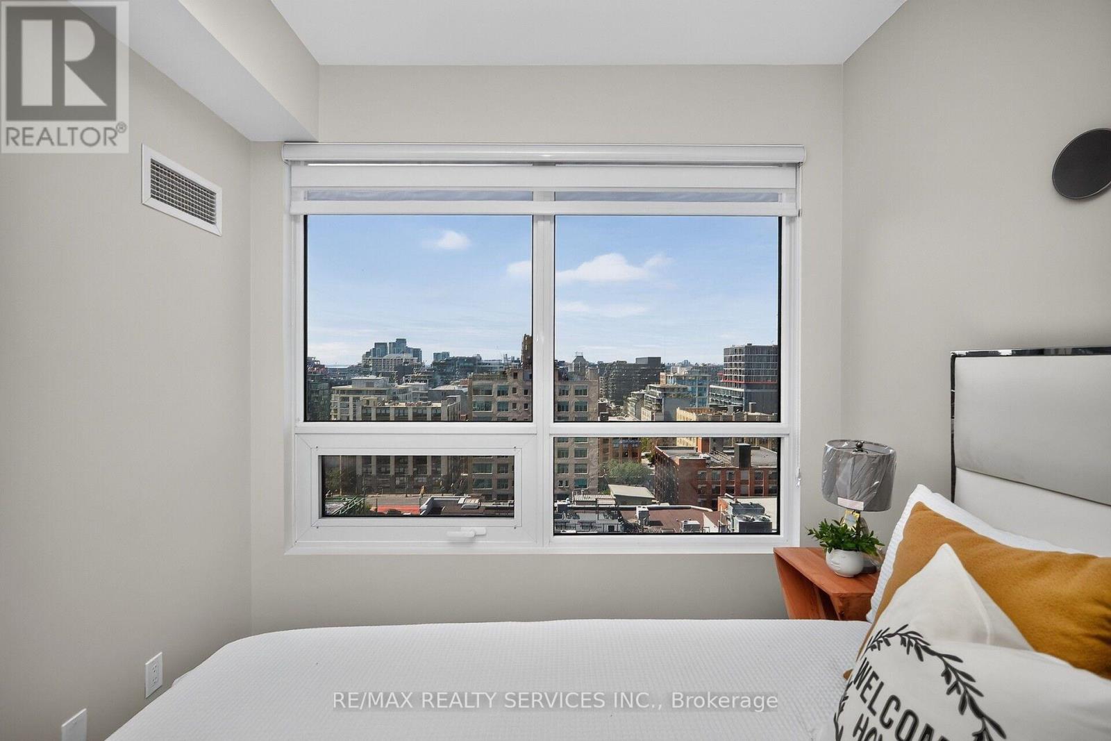 #1717 108 PETER STREET - Image 32