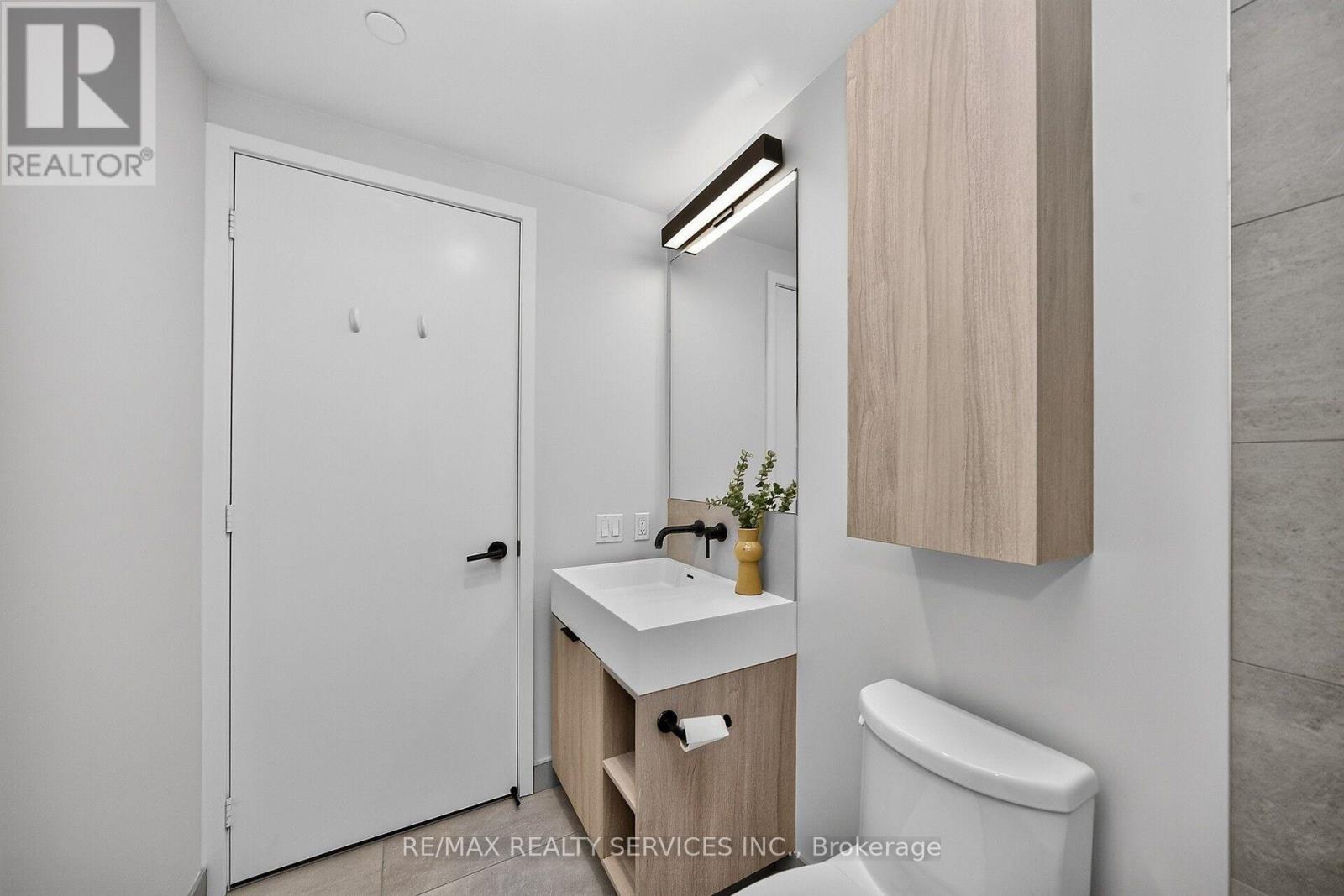 #1717 108 PETER STREET - Image 34