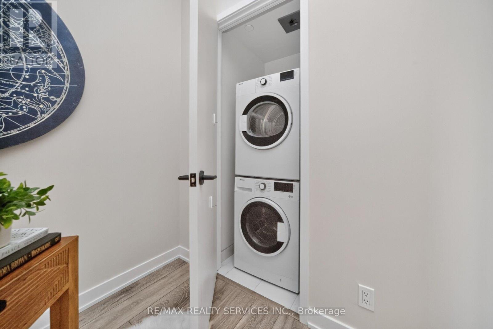 #1717 108 PETER STREET - 35