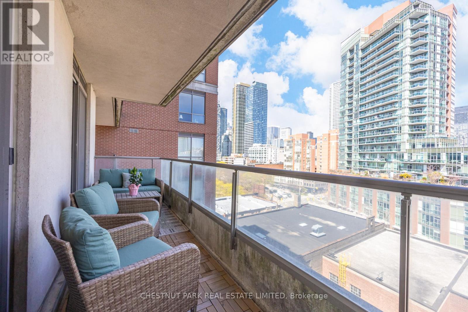 #914 168 KING STREET E - 21