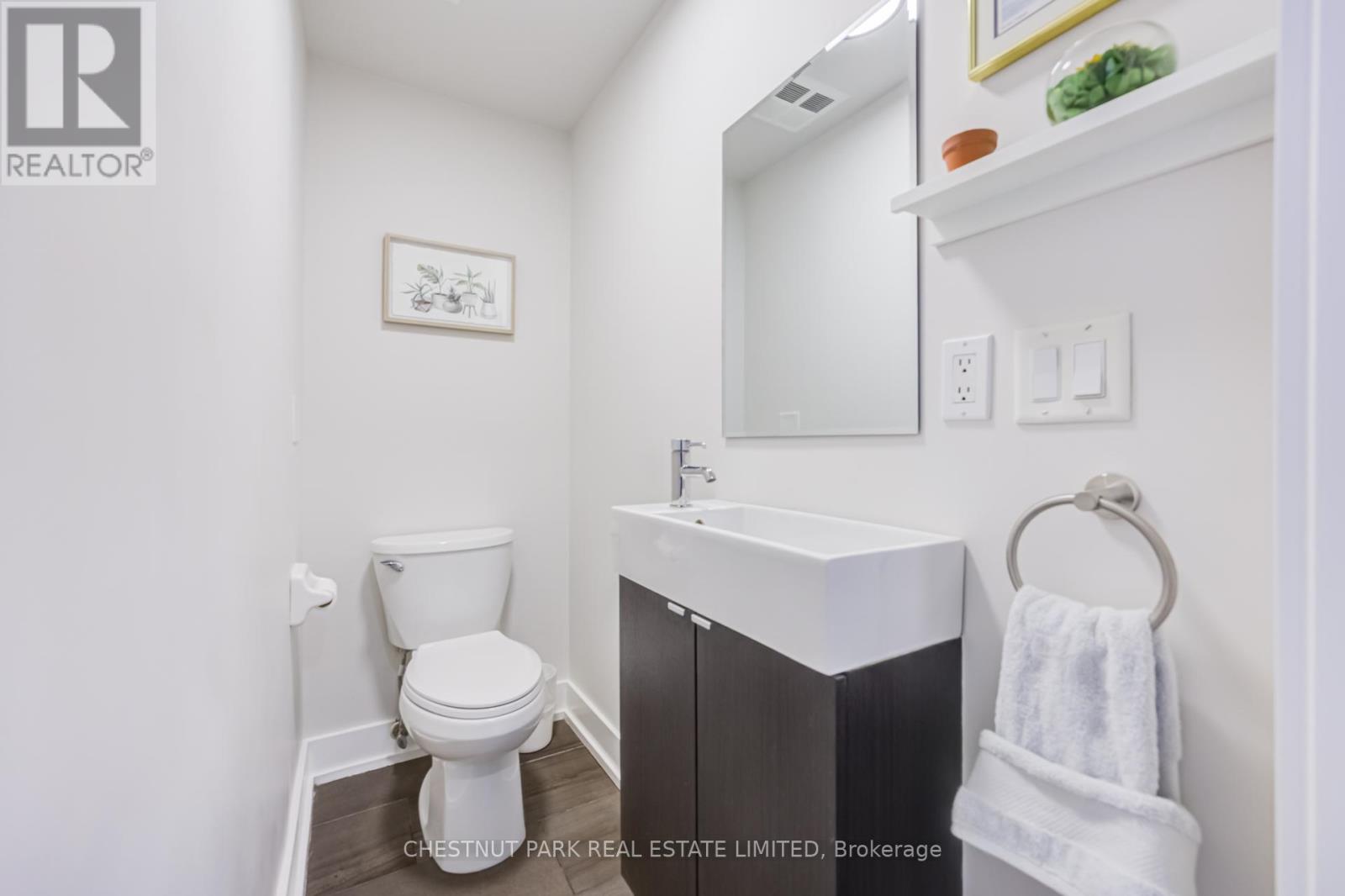 #914 168 KING STREET E - 25