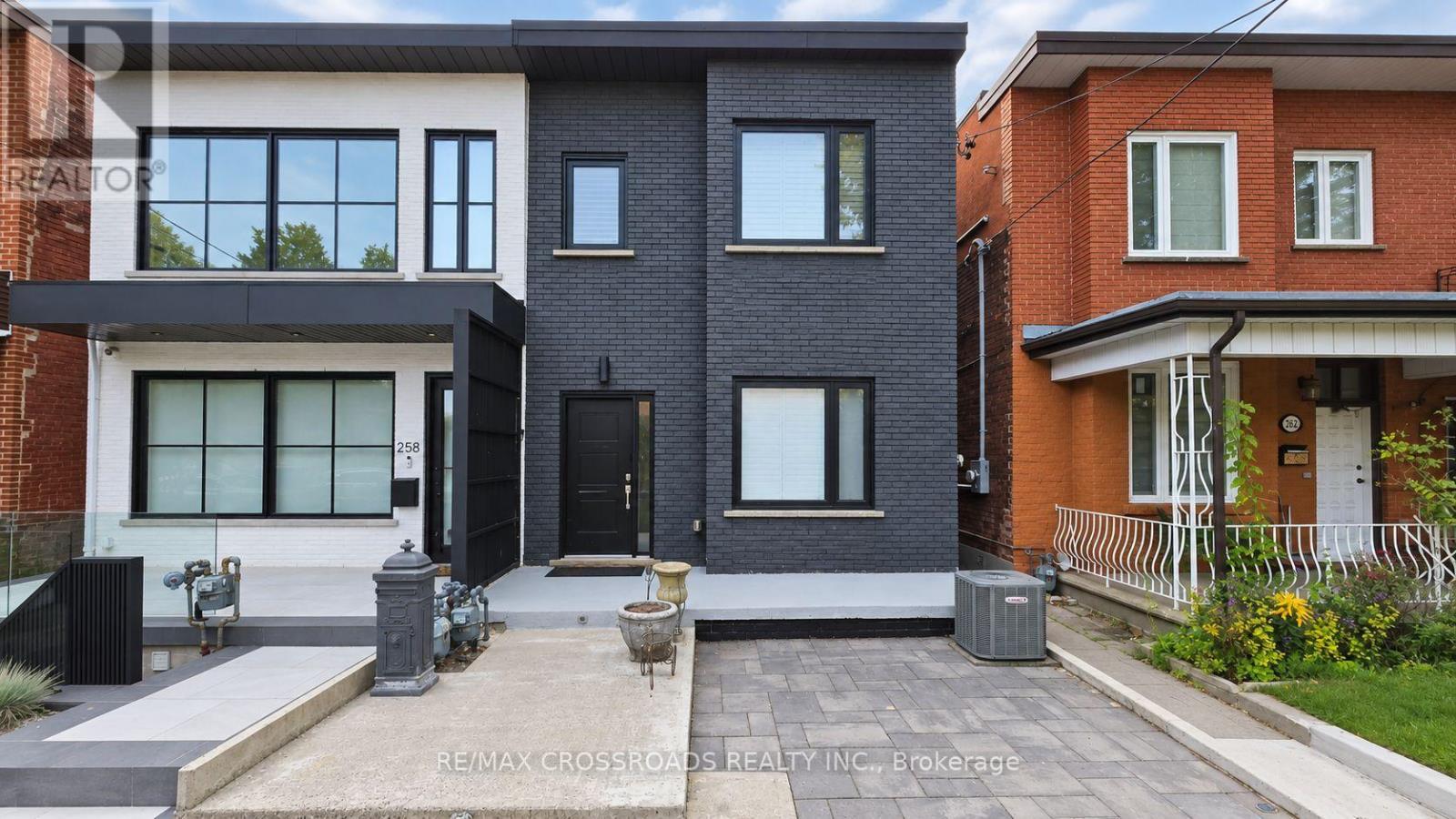 Photo of 260 CLINTON STREET