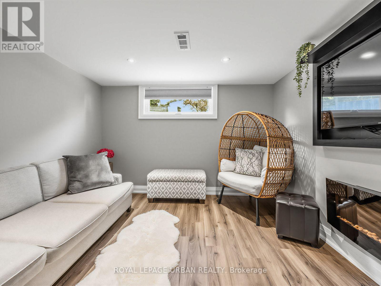 15 SAMYA COURT - 31