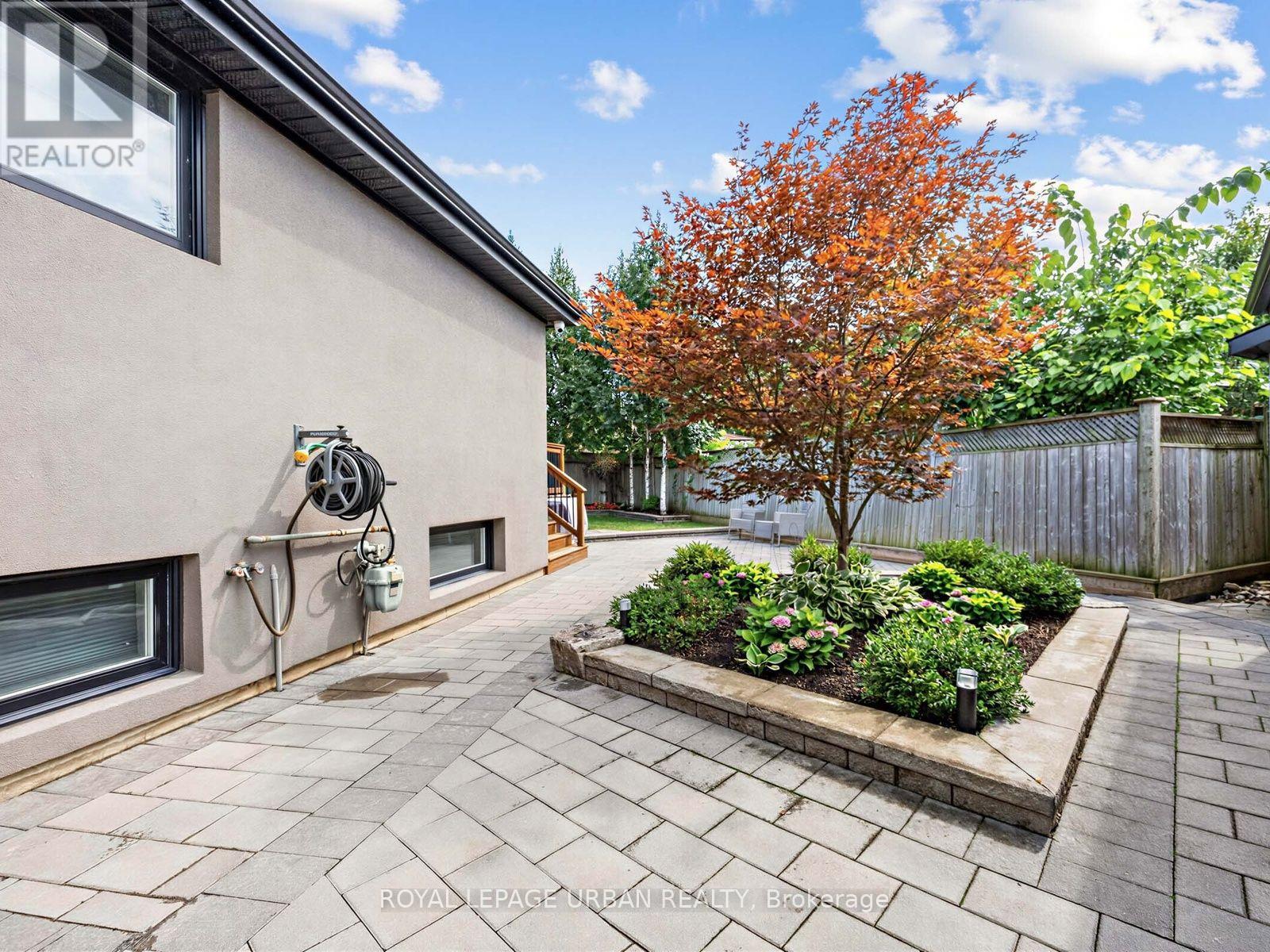 15 SAMYA COURT - 33