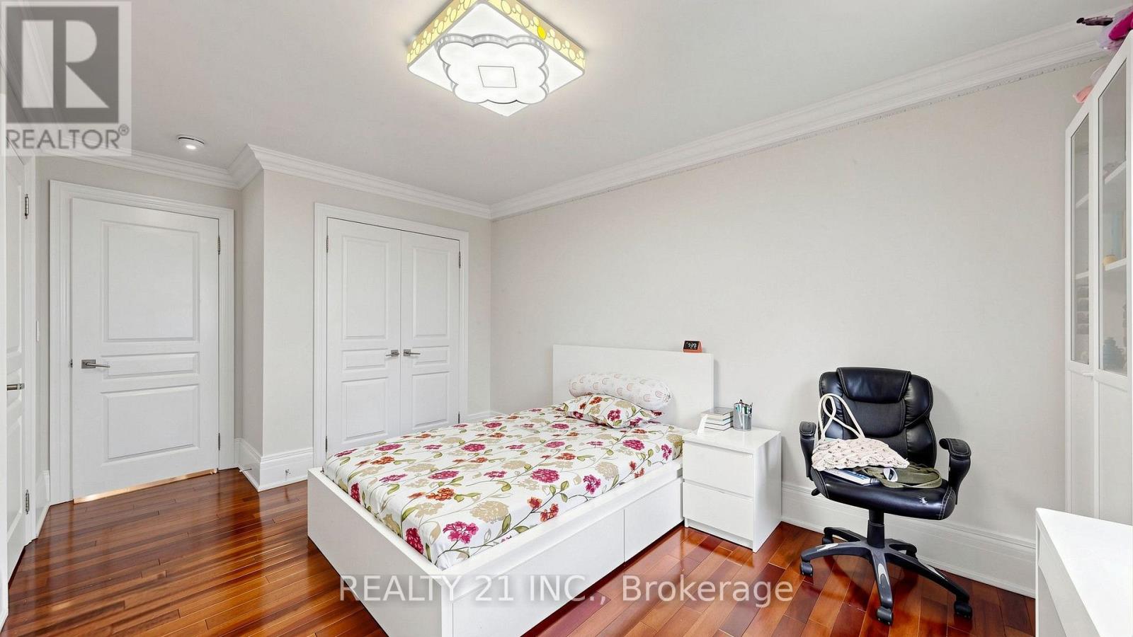 3 STINSON CIRCLE - 32