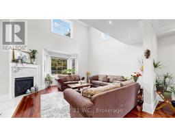 Office - 3 Stinson Circle, Toronto, ON M4B2Y7 Photo 7