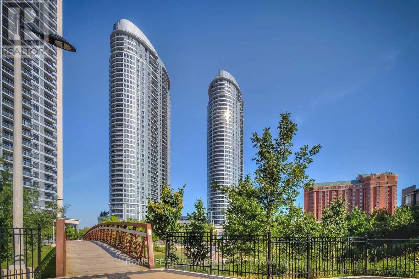 Photo of 135 village green Square
