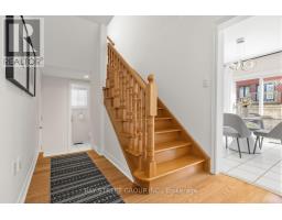 Bedroom 2 - 37 Mynden Way, Newmarket, ON L3X3A7 Photo 7