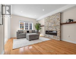 Bedroom 3 - 37 Mynden Way, Newmarket, ON L3X3A7 Photo 8