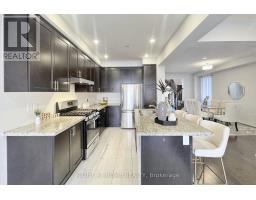 60 Falconridge Terrace, East Gwillimbury, ON L4H0G9 Photo 12