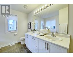60 Falconridge Terrace, East Gwillimbury, ON L4H0G9 Photo 24