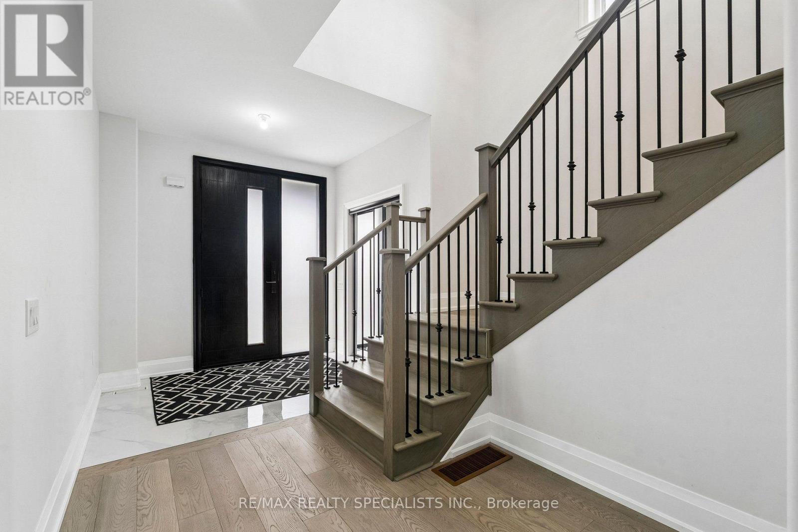 44 Albert Street West, New Tecumseth (Alliston), Ontario, L9R1H2, New Tecumseth (Alliston), Ontario — photo 4 of 5