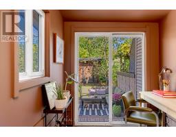 113 Lightbourn Avenue, Toronto, ON M6H3P9 Photo 13